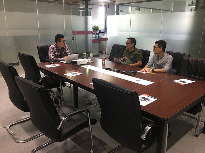 新加坡電力客戶與佰馬同事溝通.jpg