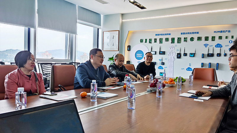 學(xué)會領(lǐng)導(dǎo)專家.jpg 學(xué)會領(lǐng)導(dǎo)專家.jpg