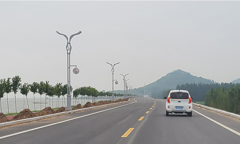 智慧公路 智慧路燈桿.jpg