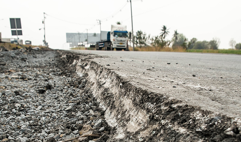 公路路基.jpg
