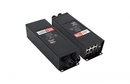 佰馬智能融合網(wǎng)關(guān)，將數(shù)據(jù)采集終端、通信管理機(jī)、邊緣路由網(wǎng)關(guān)、交換機(jī)、光纖收發(fā)器、智能電源等設(shè)備融合一體，具有強(qiáng)大的數(shù)據(jù)采集、綜合通信、邊緣計(jì)算、聯(lián)動控制、智慧供電、云化遠(yuǎn)程管理等功能，打造強(qiáng)大的邊緣節(jié)點(diǎn)。